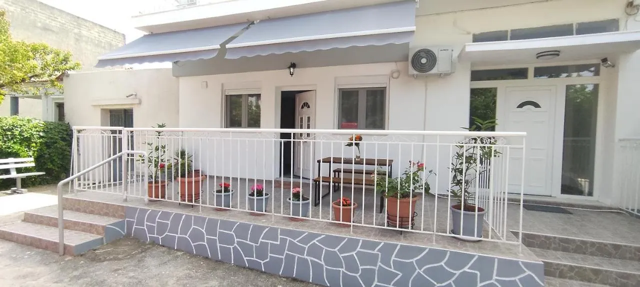 Seaside Apartments Nea Iraklia 0*,